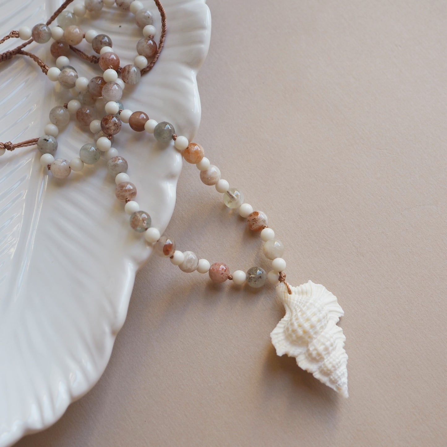 Collana Shellina Pietra del Sole