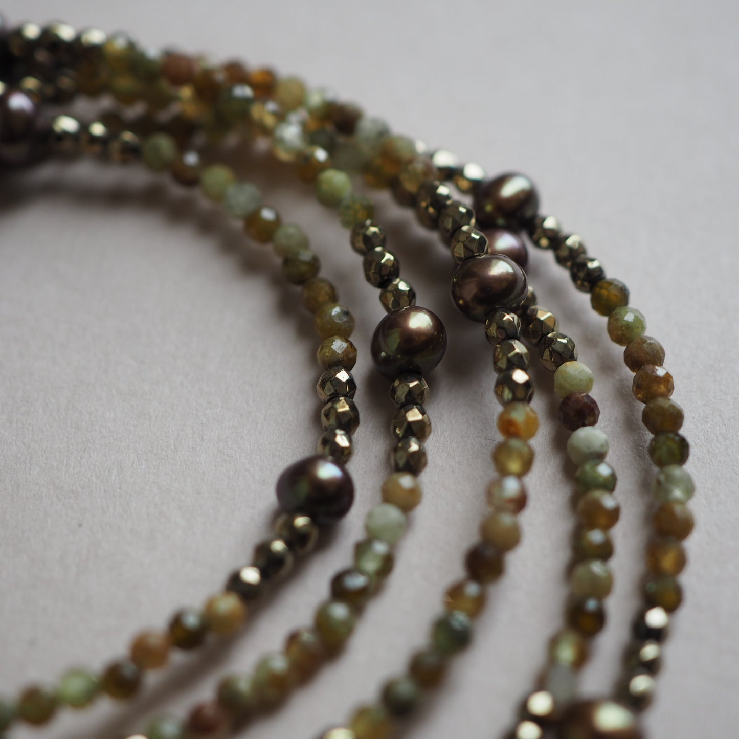 Bracciale multifilo Granato verde