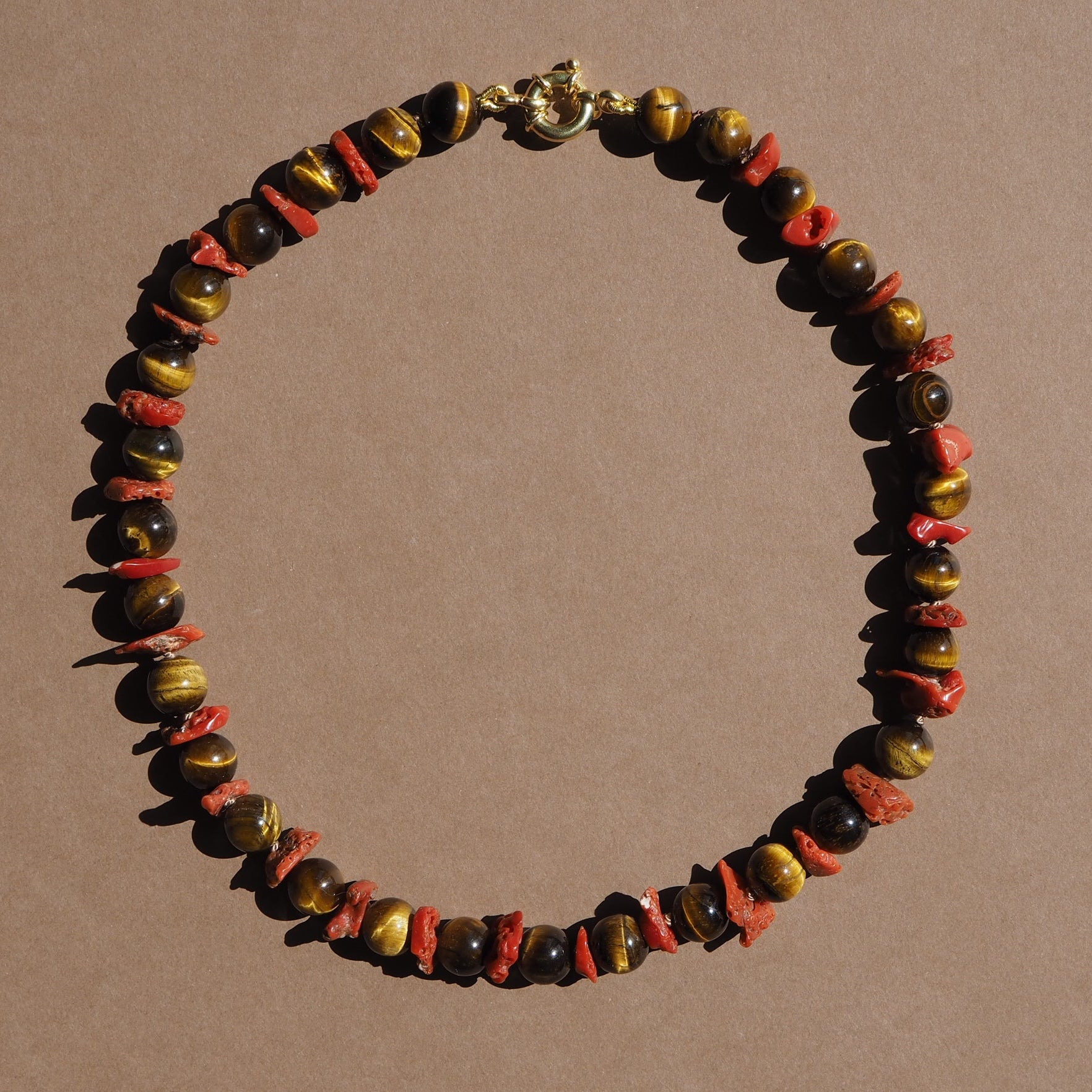 Collana Nodini Corallo e occhio tigre