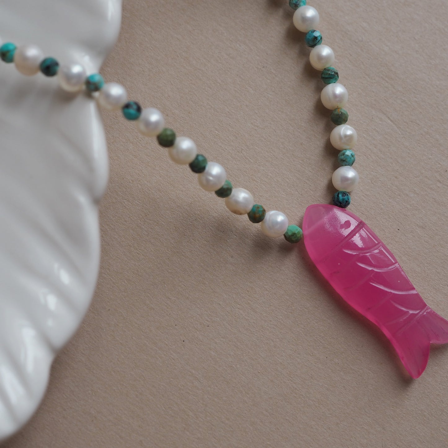 Collana Pesciolina Perle fucsia