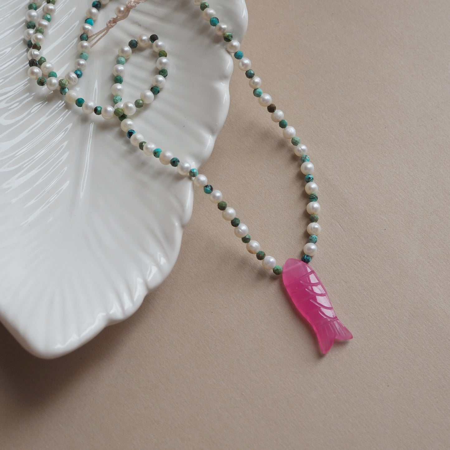 Collana Pesciolina Perle fucsia