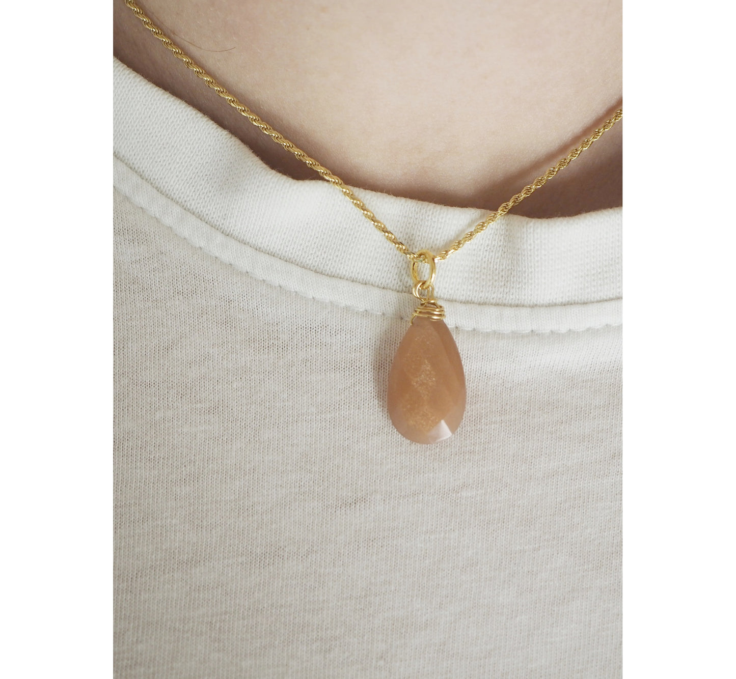 Charm Pendente Pietra di luna rosa