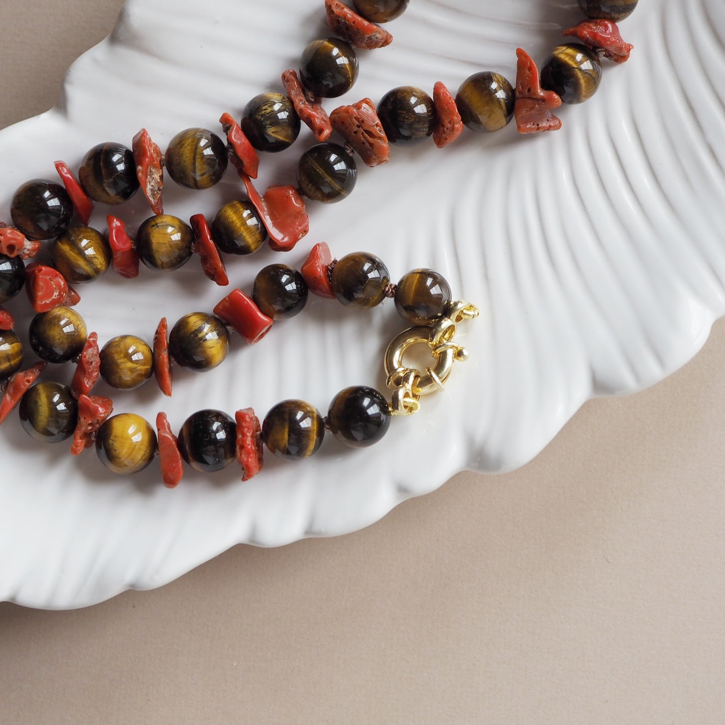 Collana Nodini Corallo e occhio tigre