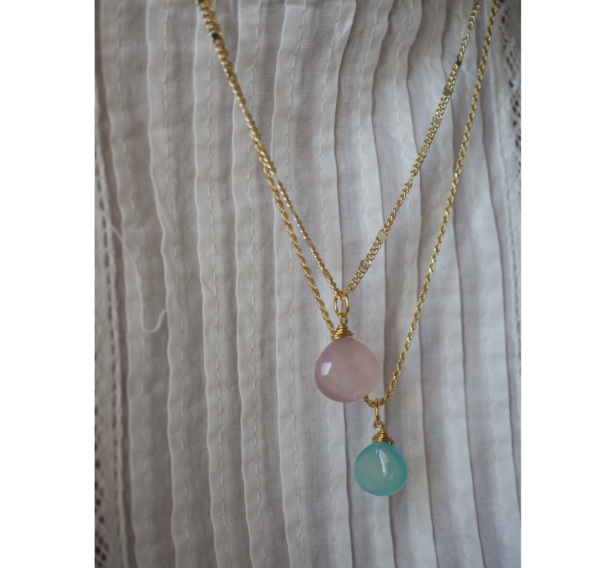 Charm Goccia Calcedonio