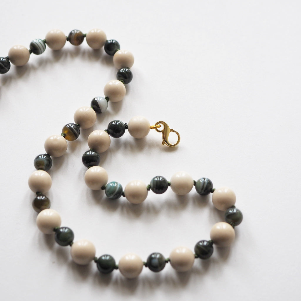 Collana Nodini Diaspro fossile e agata verde