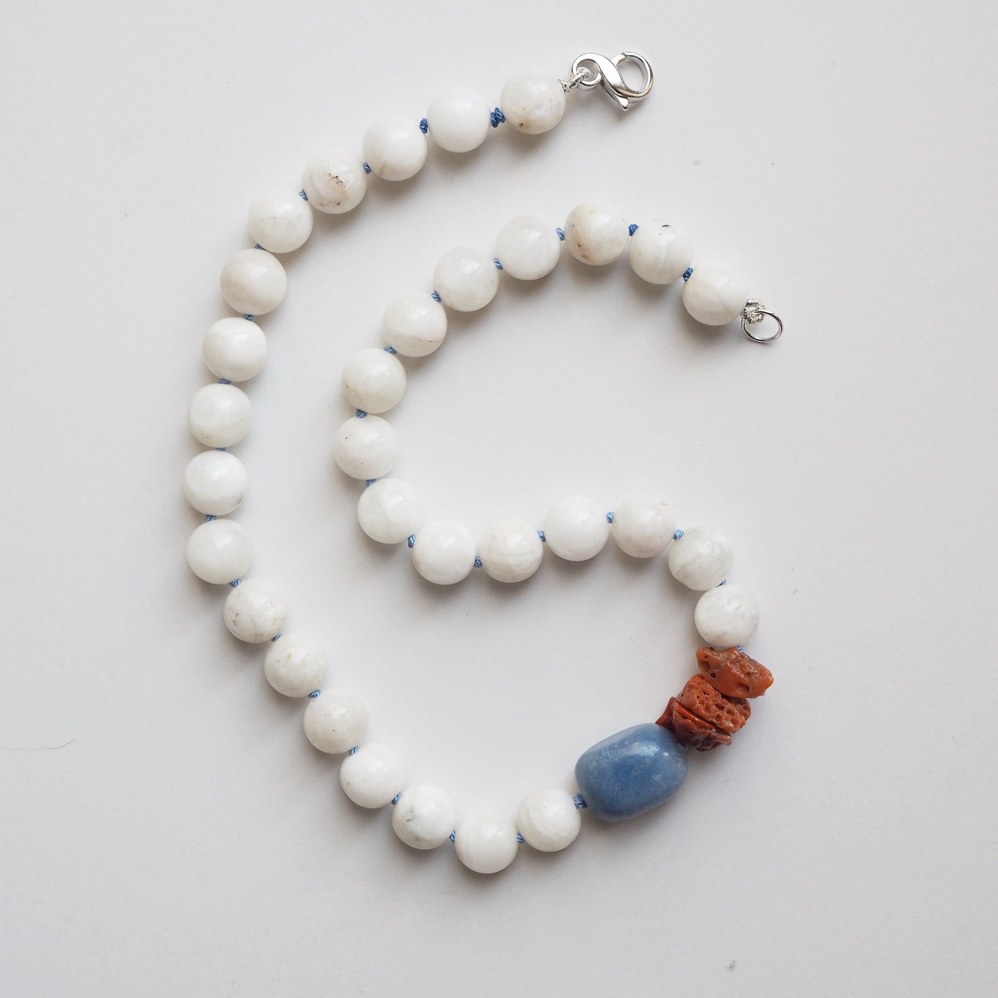 Collana Nodini pietra di luna bianca
