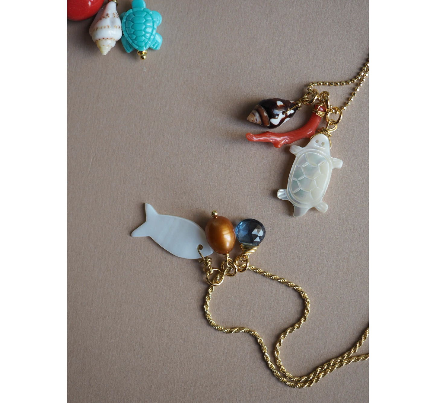 Charm Pesce Madreperla