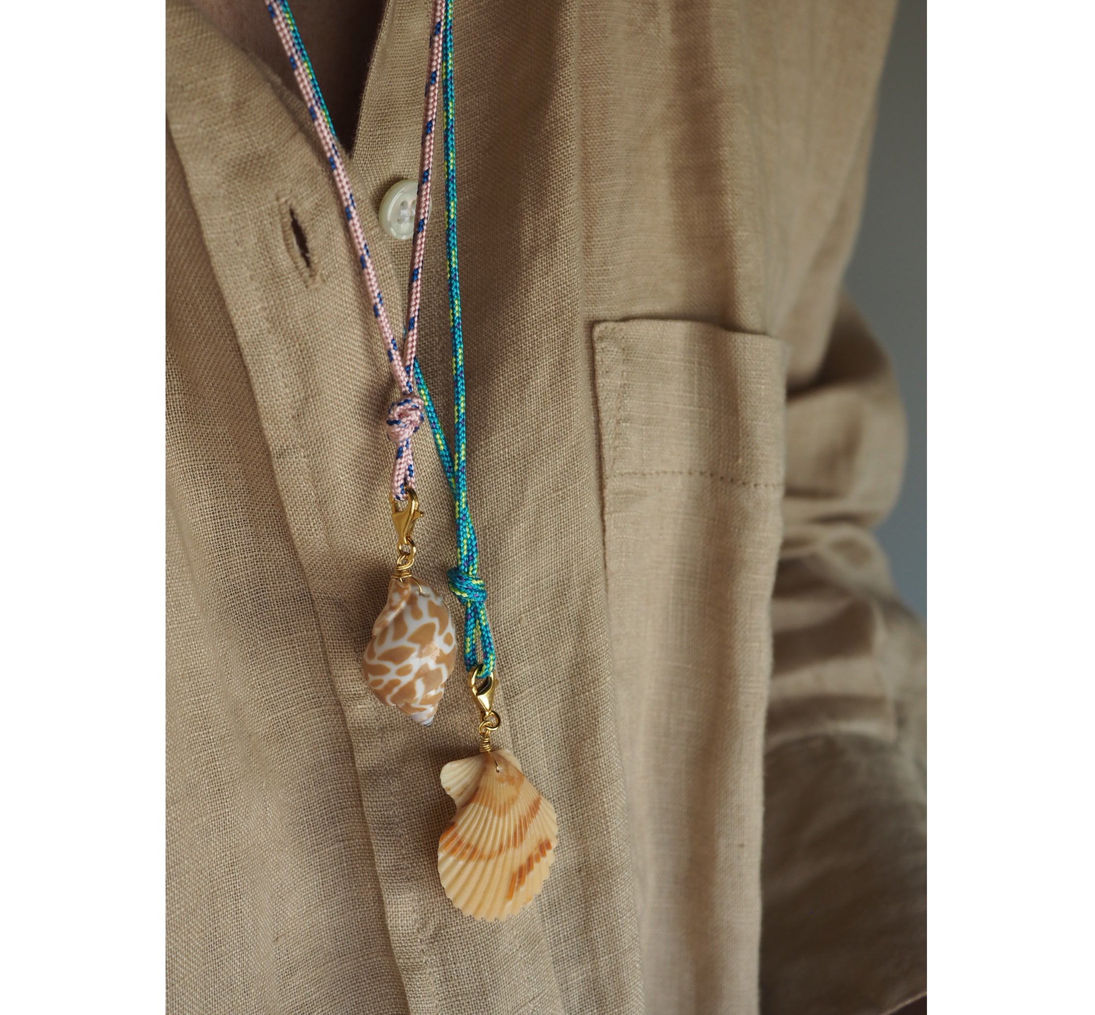Charm Conchiglia Pettine