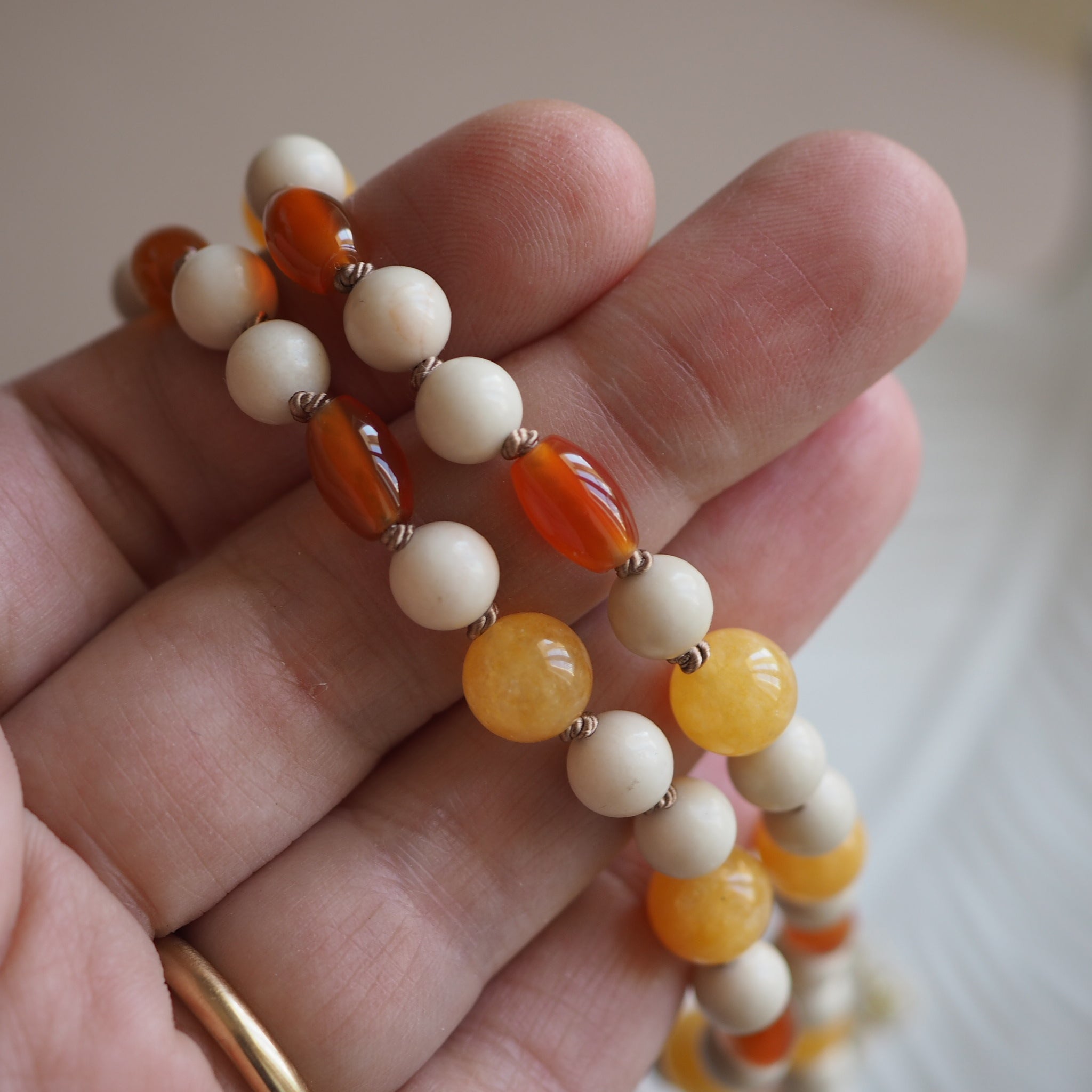Collana Nodini Giada gialla Corniola