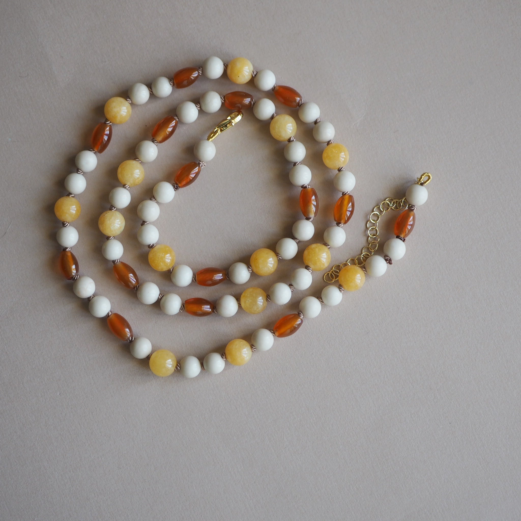 Collana Nodini Giada gialla Corniola