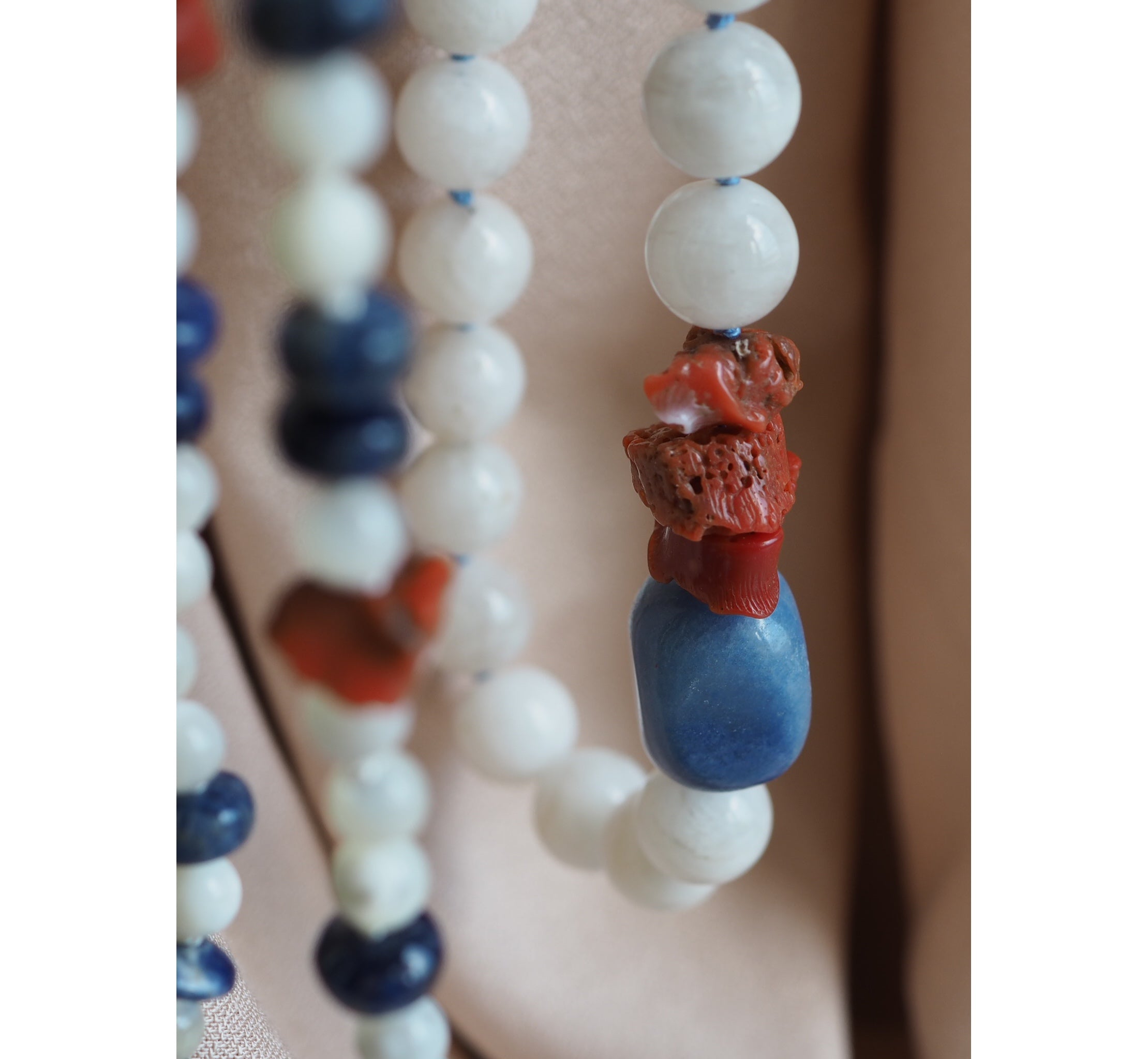 Collana Nodini pietra di luna bianca