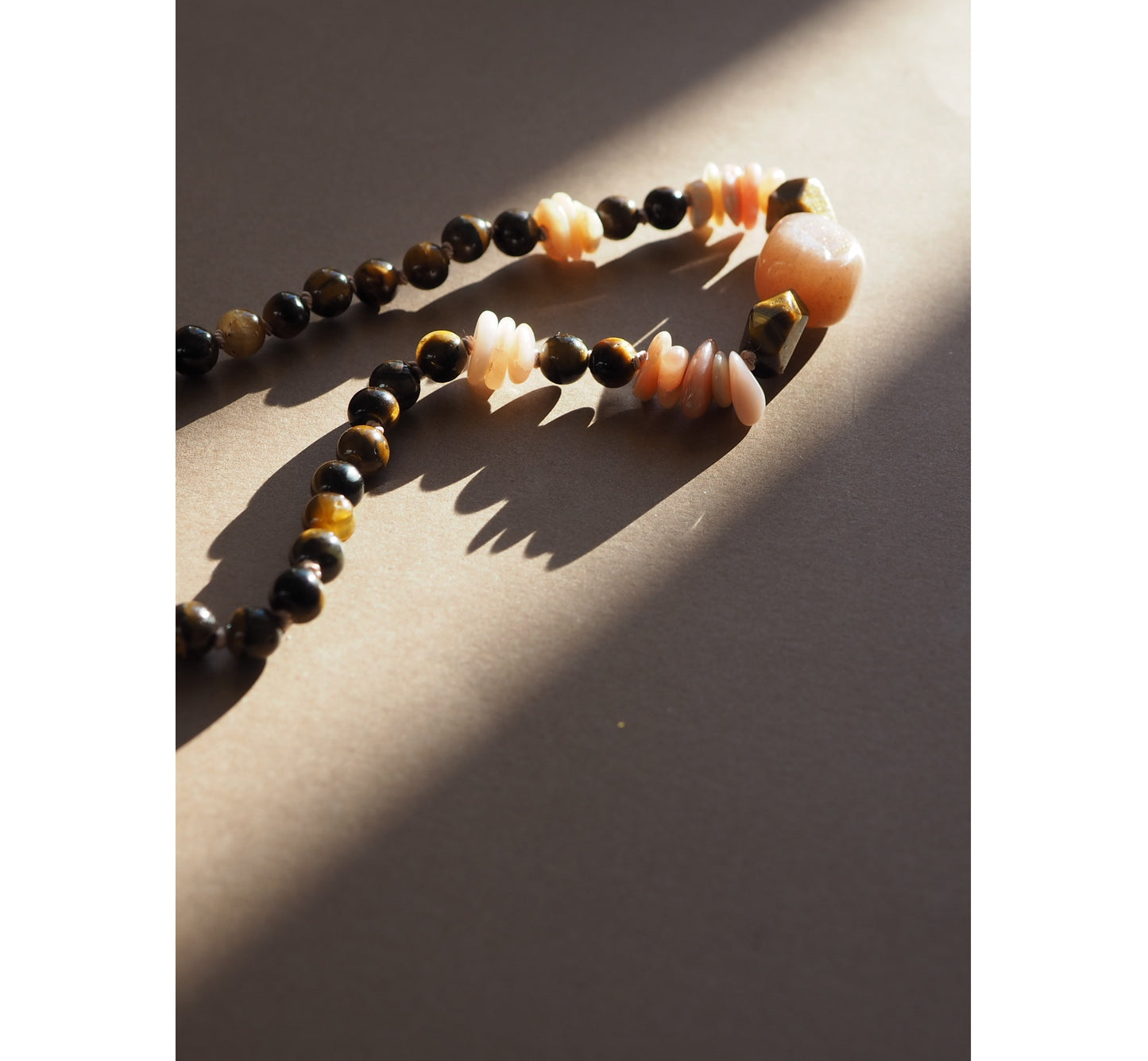 Collana Nodini occhio di tigre e opale rosa