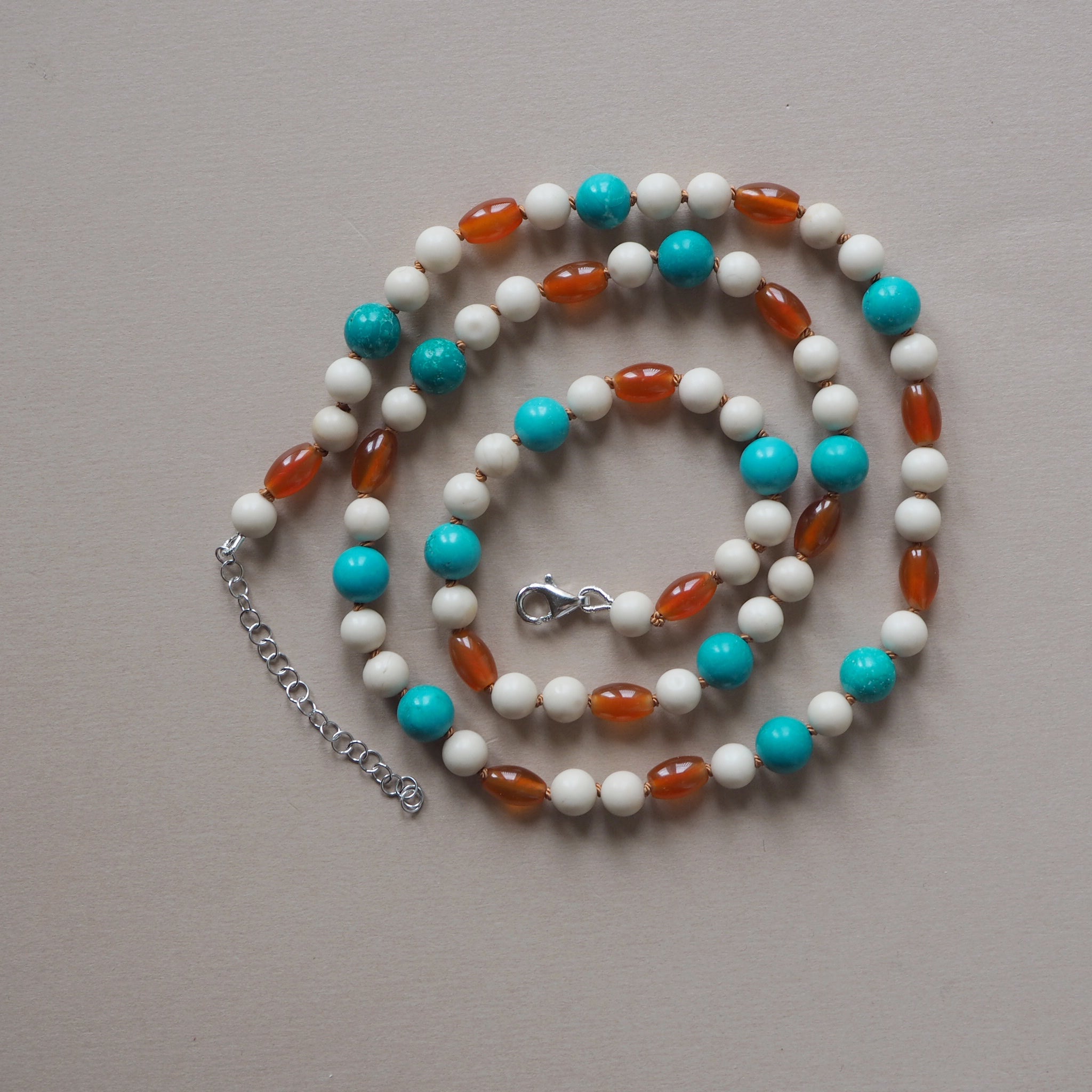 Collana Nodini Beige turchese