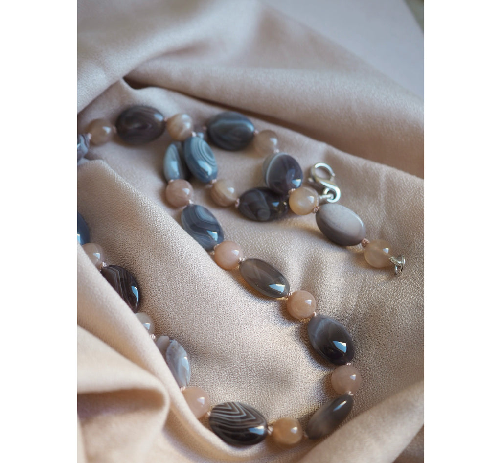 Collana Nodini ovali botswana