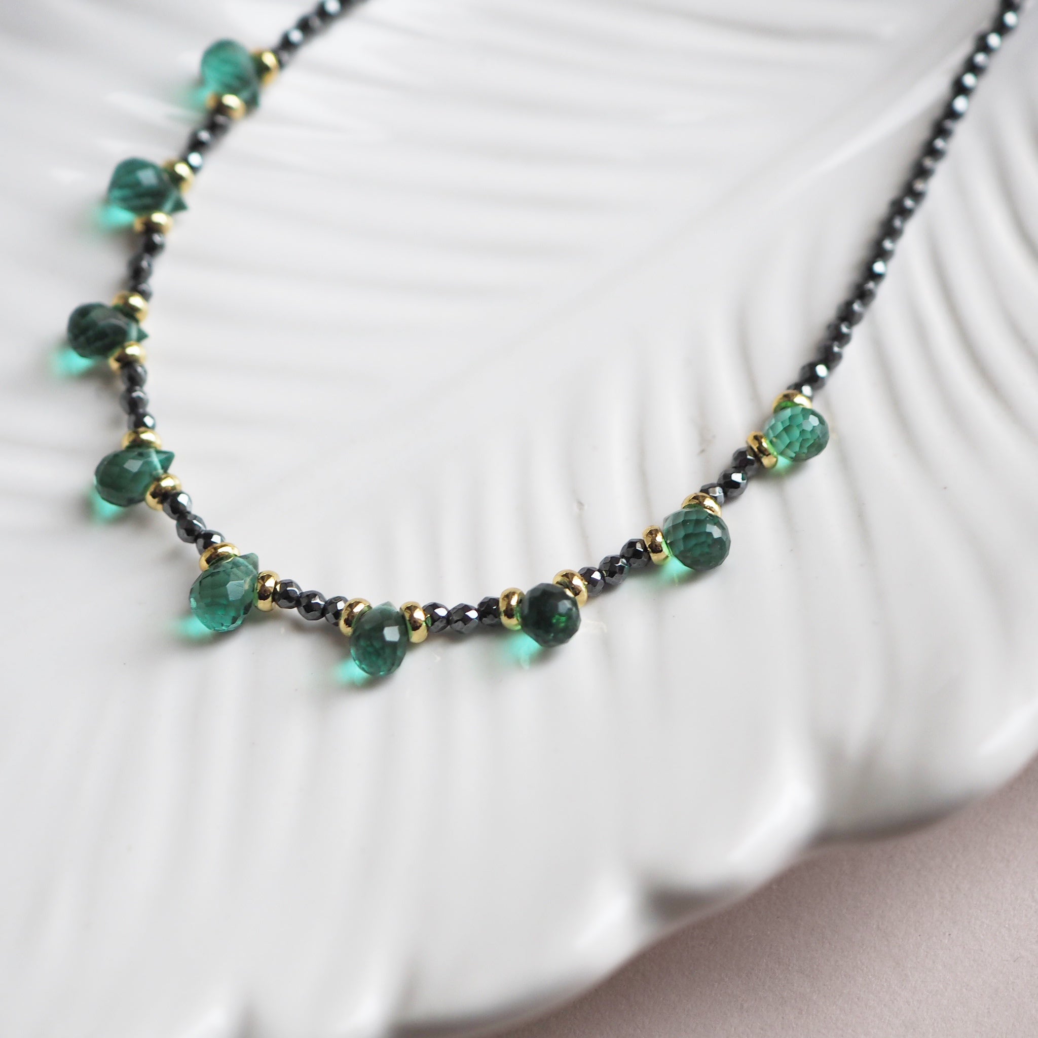 Collana Goccioline Ematite Smeraldo