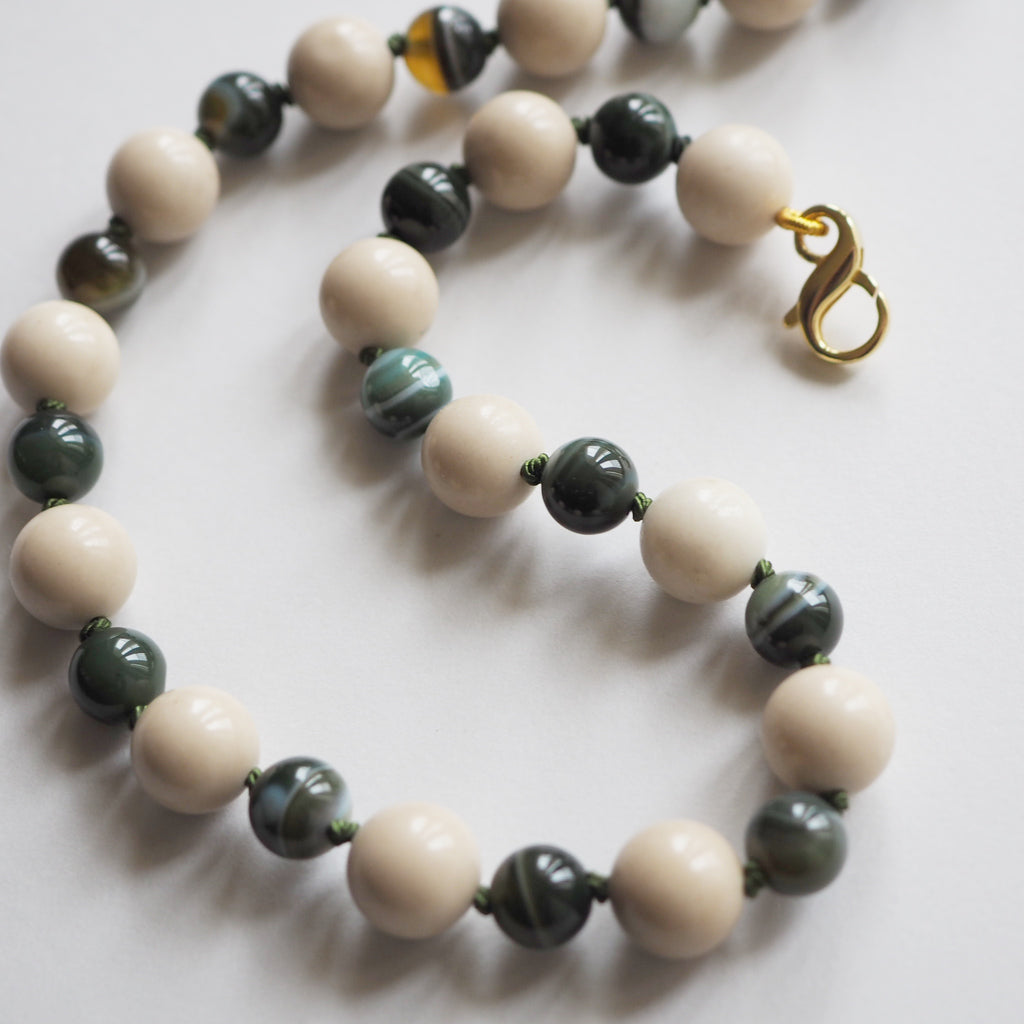 Collana Nodini Diaspro fossile e agata verde