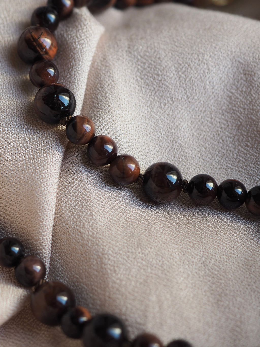 Collana Mini Nodini Occhio di tigre Rosso