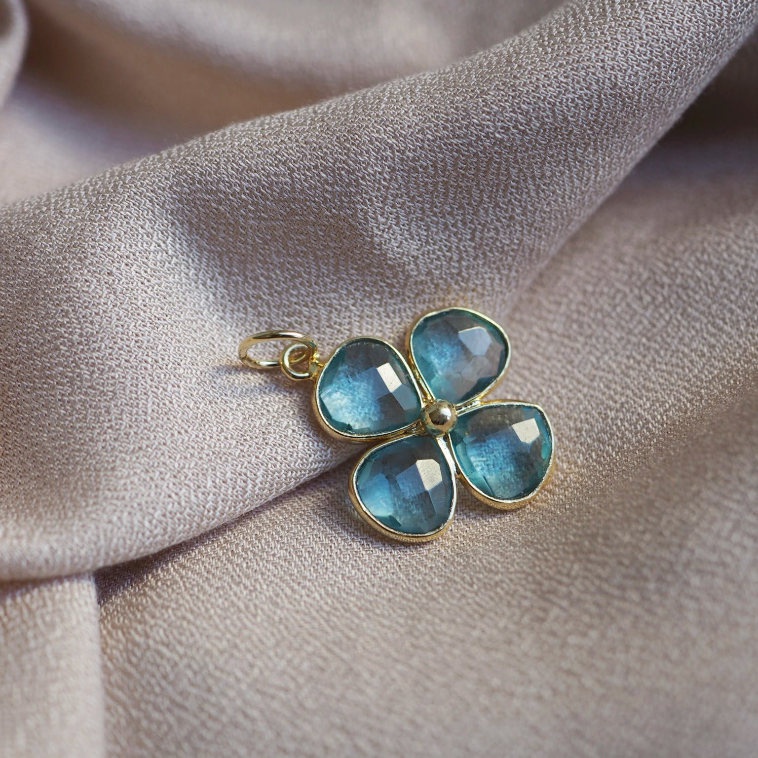 Charm Quadrifoglio acquamarina