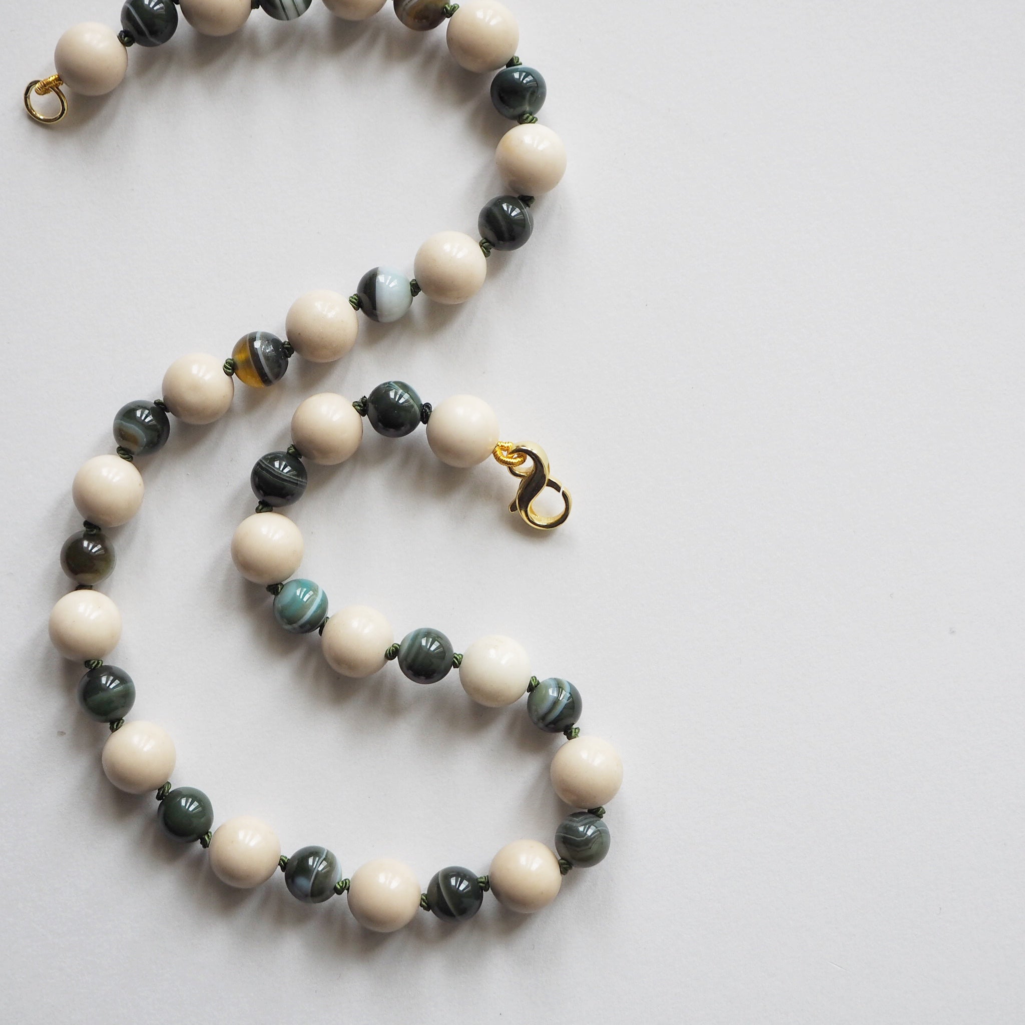 Collana Nodini Diaspro fossile e agata verde