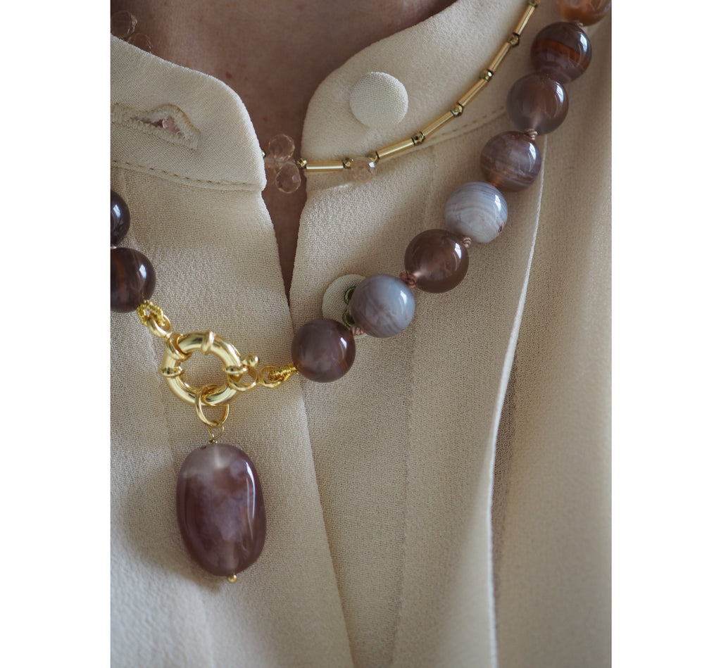 Charm agata botswana