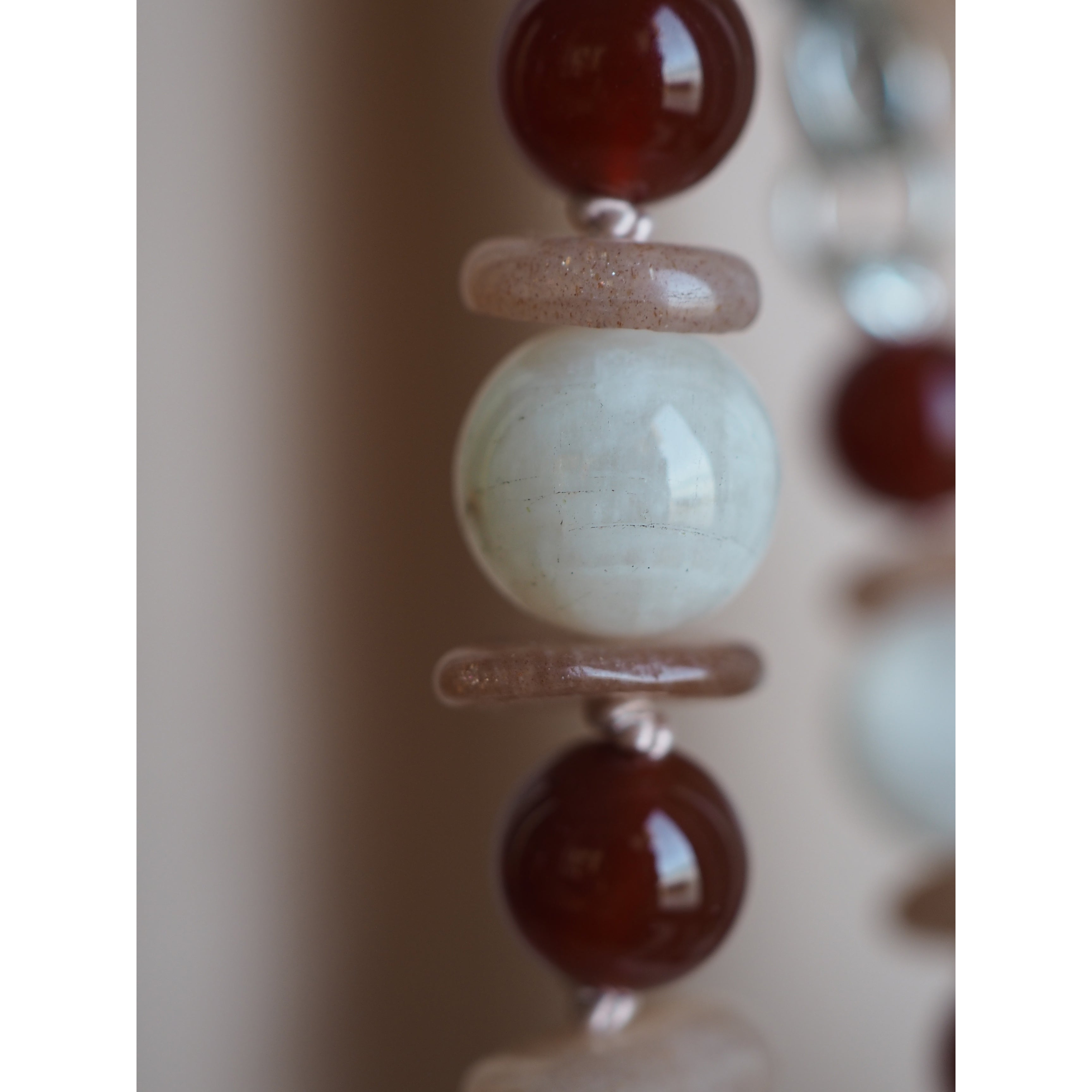 Collana Nodini Luna bianca Corniola