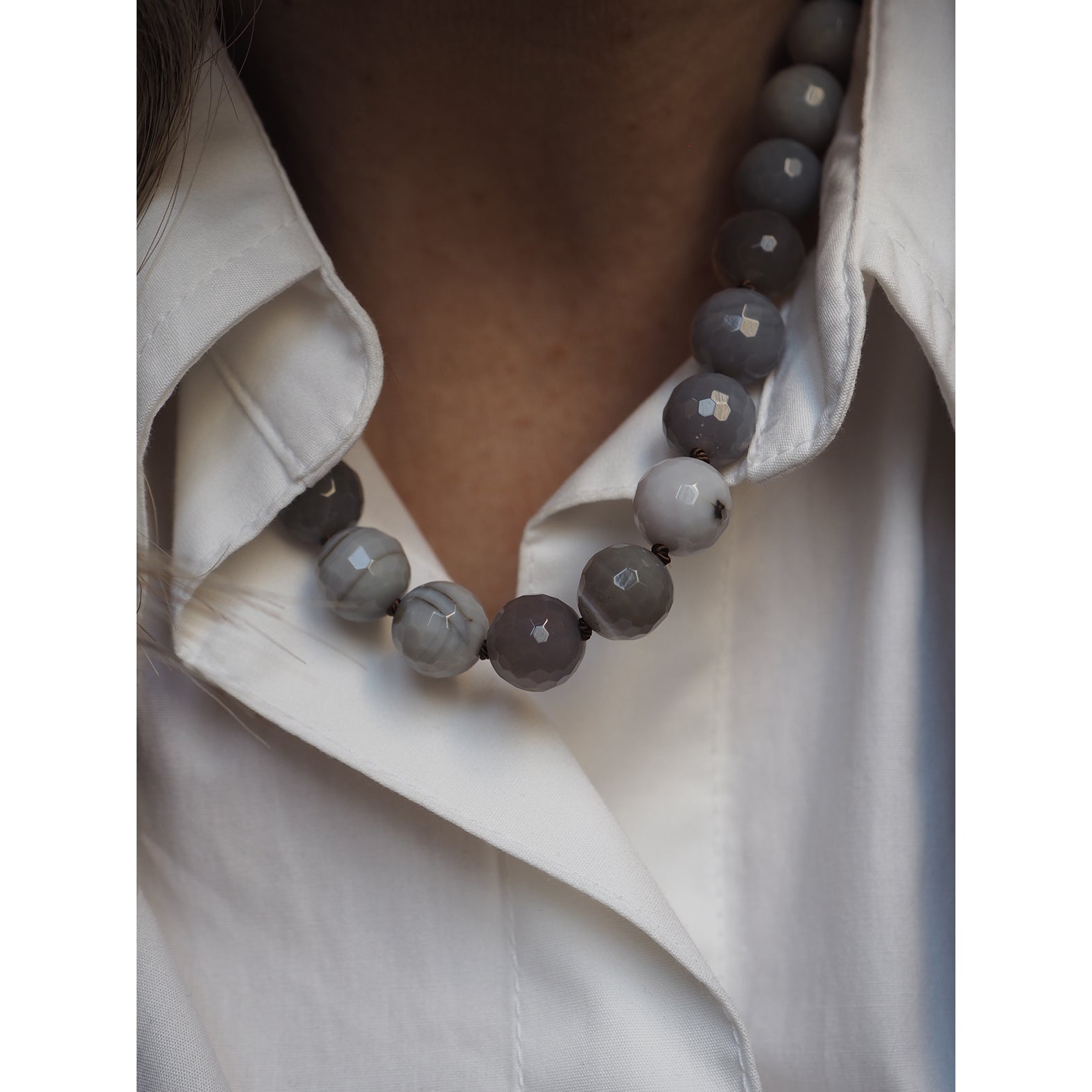 Collana Nodini Botswana grigia