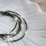 Carica l&#39;immagine nel visualizzatore di Gallery, Bracciale multifilo Perle granato verde
